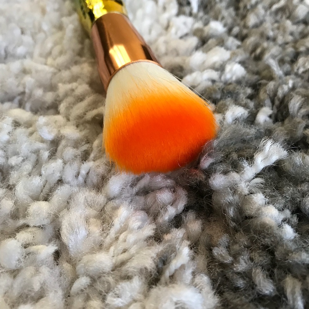 NWT Foundation Brush 🧜♀️ - Picture 4 of 4